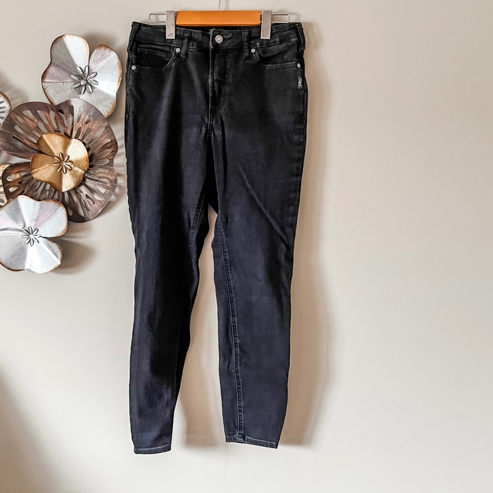 Silver Jeans Infinite Fit High Rise Jeans - Black - Size Medium